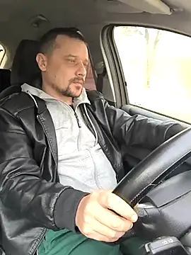 Snapshot of DanielOhCool chatting on 03-10-25, 10:26 DanielOhCool online show from 03-10-25, 10:26