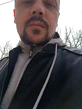 Snapshot of DanielOhCool chatting on 03-11-25, 11:12 DanielOhCool online show from 03-11-25, 11:12