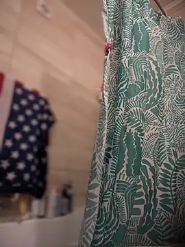 Snapshot of LaraHollywood chatting on 09-30-25, 06:07 LaraHollywood online show from 09-30-25, 06:07