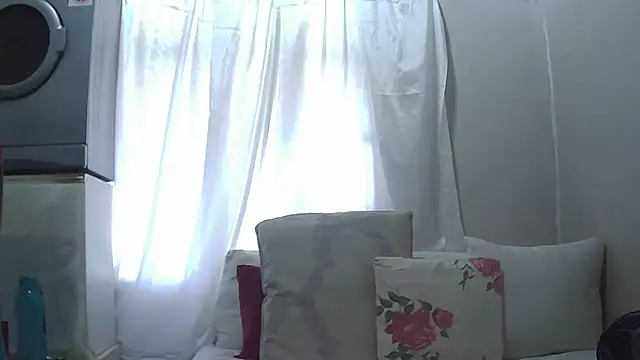 Snapshot of Delicioussexy chatting on 10-14-25, 05:52 Delicioussexy online show from 10-14-25, 05:52