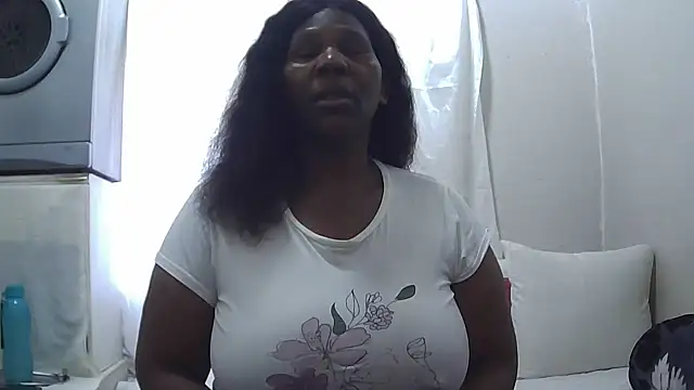Snapshot of Delicioussexy chatting on 10-15-25, 06:02 Delicioussexy online show from 10-15-25, 06:02