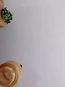 Snapshot of mister-dwt chatting on 01-08-25, 12:05 mister-dwt online show from 01-08-25, 12:05