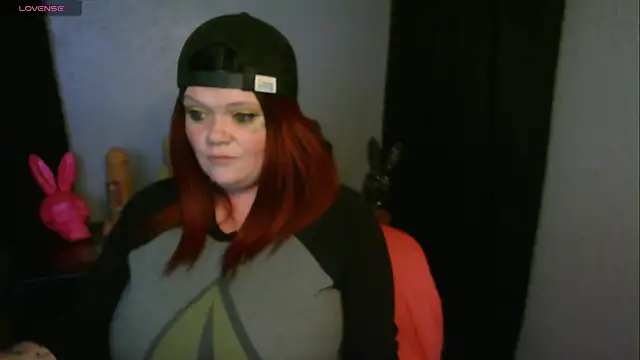 Snapshot of HoneyChambers chatting on 11-15-25, 11:10 HoneyChambers online show from 11-15-25, 11:10