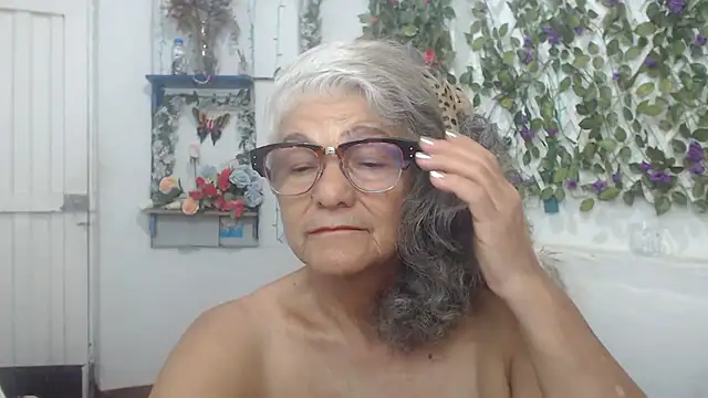 Snapshot of FunnyGrandma chatting on 12-15-24, 03:24 FunnyGrandma online show from 12-15-24, 03:24