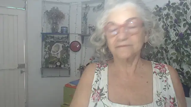 FunnyGrandma online show from 02-06-26, 08:34
