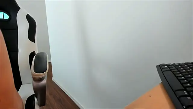 CallMeAngelica online show from 01-06-26, 12:53