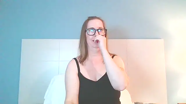 Snapshot of SweetandNaughty1 chatting on 01-10-25, 01:42 SweetandNaughty1 online show from 01-10-25, 01:42