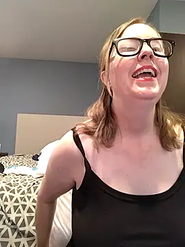 Snapshot of SweetandNaughty1 chatting on 10-19-25, 04:51 SweetandNaughty1 online show from 10-19-25, 04:51