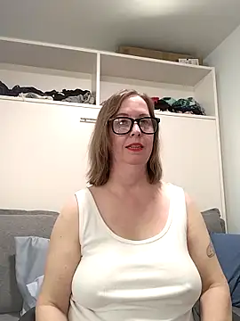 SweetandNaughty1 online show from 02-05-26, 08:24