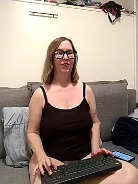 SweetandNaughty1 online show from 03-09-26, 04:27