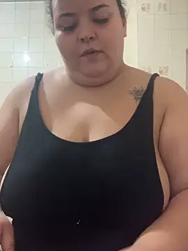 Snapshot of valentinny chatting on 03-17-25, 04:33 valentinny online show from 03-17-25, 04:33