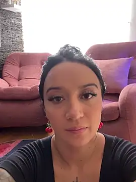 Snapshot of EmmyEvans1 chatting on 03-04-25, 07:43 EmmyEvans1 online show from 03-04-25, 07:43