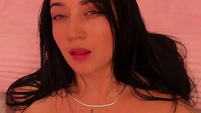Snapshot of EmmyEvans1 chatting on 03-17-25, 10:38 EmmyEvans1 online show from 03-17-25, 10:38
