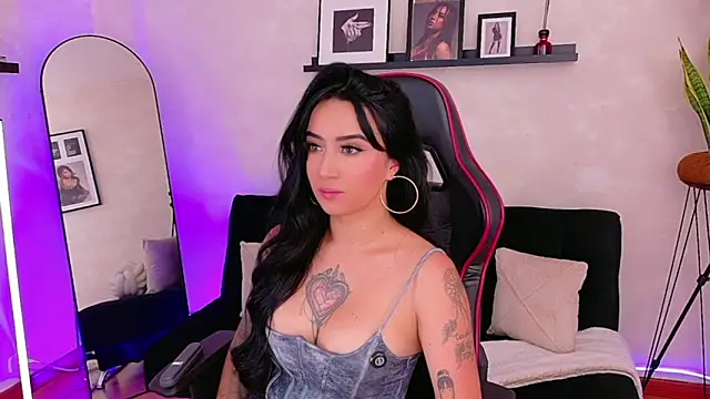 EmmyEvans1 online show from 04-07-26, 07:36