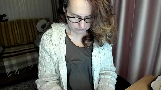 lauraoven online show from 02-06-26, 01:36