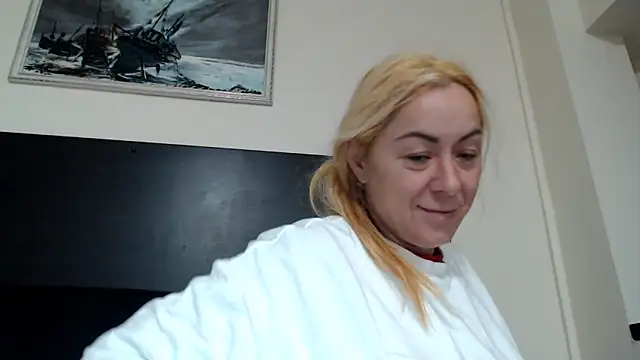 Snapshot of spell_of_love chatting on 11-02-25, 01:19 spell of love online show from 11-02-25, 01:19