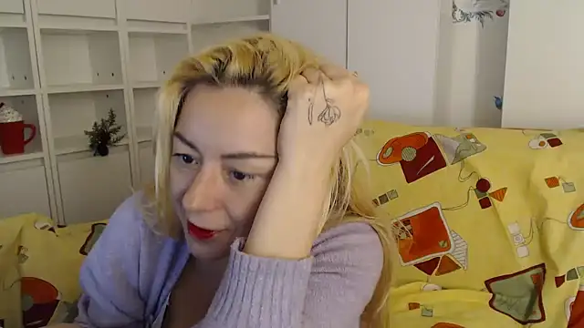 Snapshot of spell_of_love chatting on 11-28-25, 09:01 spell of love online show from 11-28-25, 09:01