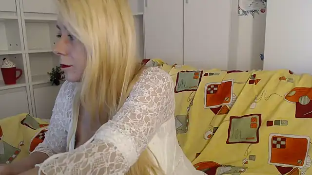 Snapshot of spell_of_love chatting on 11-30-25, 10:41 spell of love online show from 11-30-25, 10:41