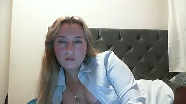 SusanCurt online show from 10-27-25, 06:56