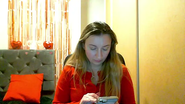 SusanCurt online show from 03-11-26, 06:25