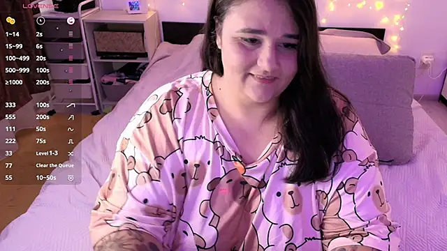 Snapshot of naughtykiss chatting on 06-21-26, 04:04 naughtykiss online show from 06-21-26, 04:04