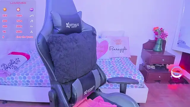 esmeralda milf online show from 10-05-25, 01:42