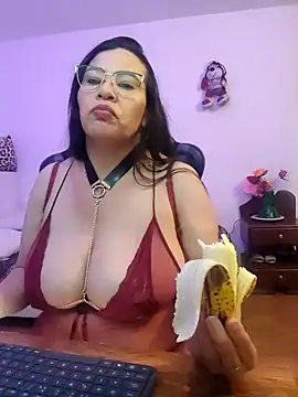 esmeralda milf online show from 03-10-26, 08:14