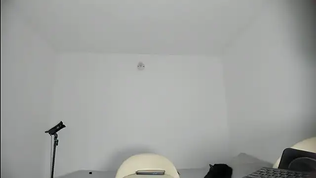 Snapshot of SARA_TS_FOX chatting on 12-15-25, 06:45 SARA TS FOX online show from 12-15-25, 06:45