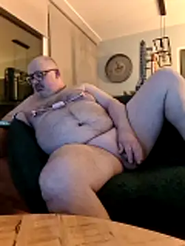 Bibear197511 online show from 11-24-25, 09:58