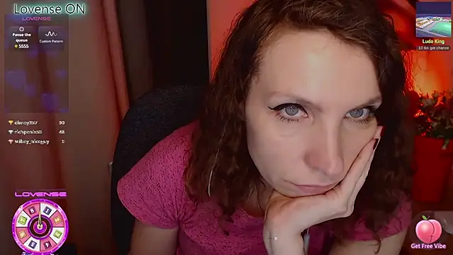 Snapshot of JohansonKatie chatting on 02-24-25, 06:15 JohansonKatie online show from 02-24-25, 06:15