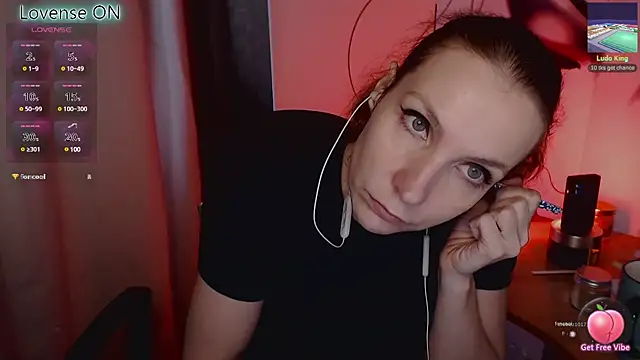 Snapshot of JohansonKatie chatting on 02-28-25, 02:31 JohansonKatie online show from 02-28-25, 02:31