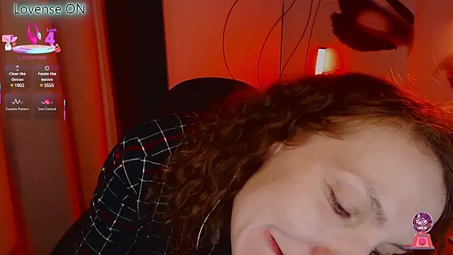 Snapshot of JohansonKatie chatting on 03-20-25, 12:51 JohansonKatie online show from 03-20-25, 12:51