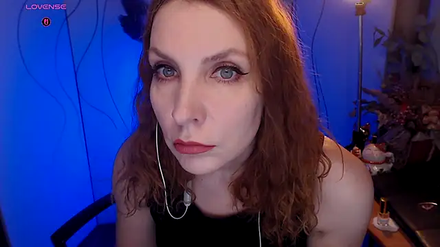 JohansonKatie online show from 11-26-25, 05:52