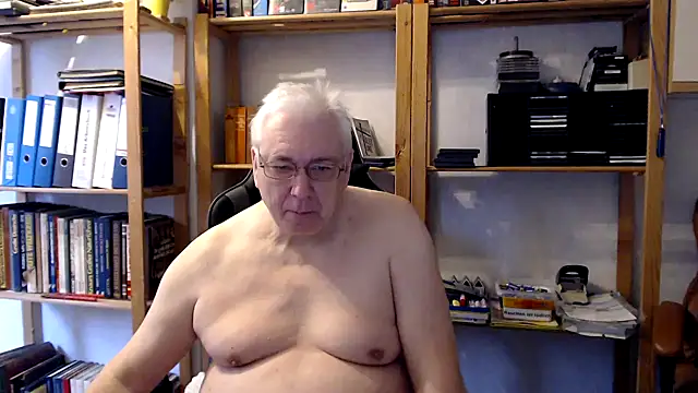 SchwanzhureXXL online show from 01-19-25, 09:11