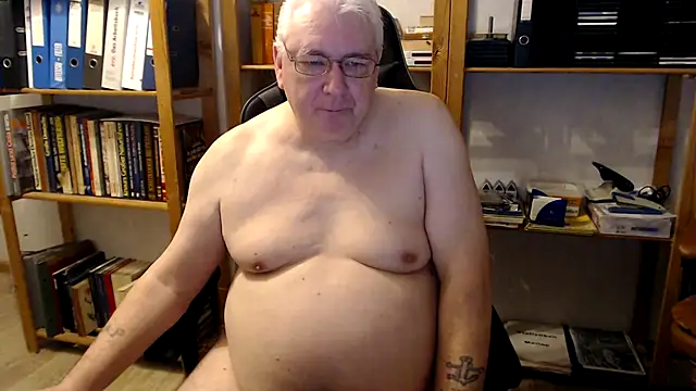 SchwanzhureXXL online show from 10-27-25, 05:33