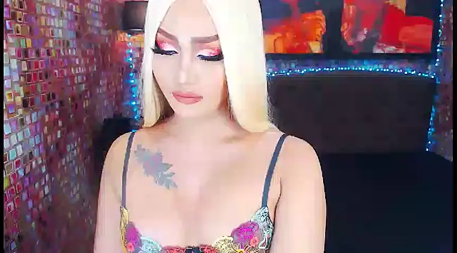 Snapshot of KylieMaxwellCaulfield_TS chatting on 02-12-25, 01:09 KylieMaxwellCaulfield TS online show from 02-12-25, 01:09