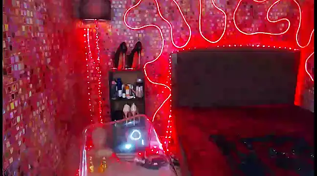 Snapshot of KylieMaxwellCaulfield_TS chatting on 03-21-25, 05:11 KylieMaxwellCaulfield TS online show from 03-21-25, 05:11