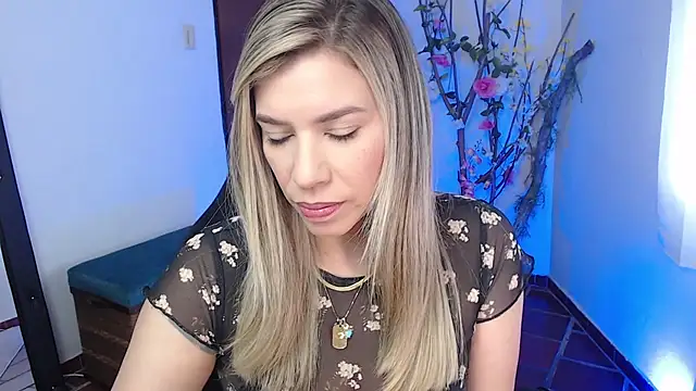 ms sofia x online show from 10-30-25, 03:13