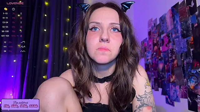 HotaruTomo online show from 10-31-25, 10:22