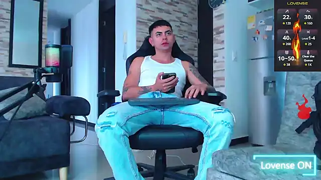 Snapshot of Lobito_xxxl chatting on 11-27-25, 09:17 Lobito xxxl online show from 11-27-25, 09:17