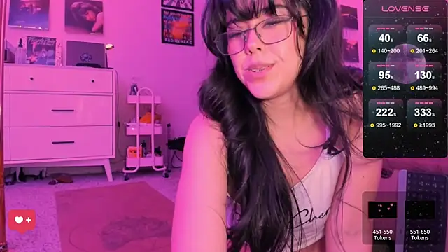 Evie-Luna online show from 02-04-25, 01:45