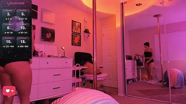 Evie-Luna online show from 09-12-25, 02:44