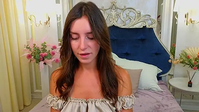 Ariana Petite online show from 06-15-26, 12:13