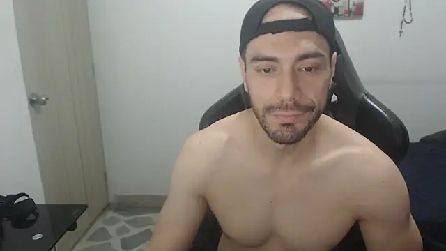 Snapshot of samuelgarcia_ chatting on 04-06-26, 07:31 samuelgarcia online show from 04-06-26, 07:31
