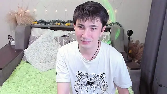 Yumi steve online show from 10-31-25, 12:06