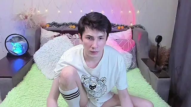 Yumi steve online show from 11-25-25, 02:50