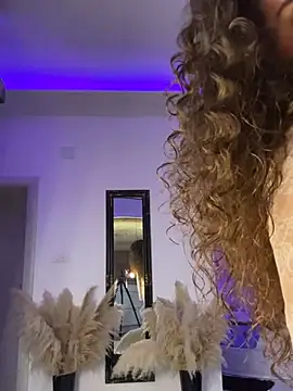 Snapshot of Marilyn_La_Rose chatting on 02-07-26, 08:12 Marilyn La Rose online show from 02-07-26, 08:12