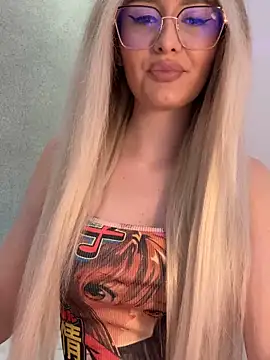 Snapshot of mollyxxx chatting on 12-14-24, 03:29 mollyxxx online show from 12-14-24, 03:29