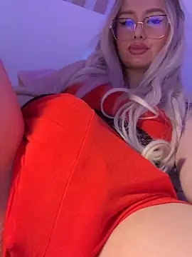 Snapshot of mollyxxx chatting on 01-08-25, 02:25 mollyxxx online show from 01-08-25, 02:25