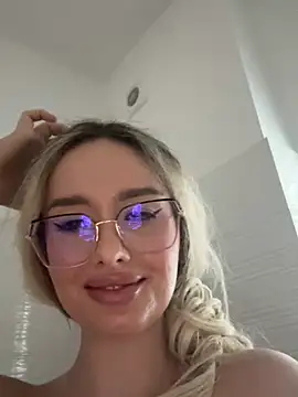 Snapshot of mollyxxx chatting on 01-17-25, 05:32 mollyxxx online show from 01-17-25, 05:32